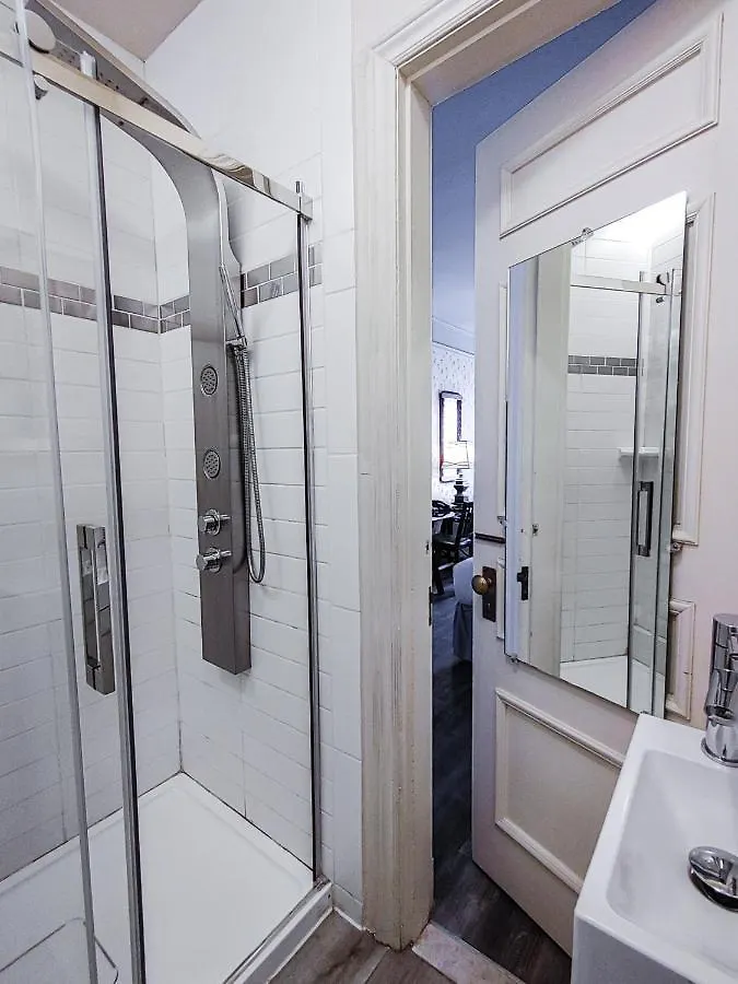 Le Chateau De Pierre Quebec City Hotel