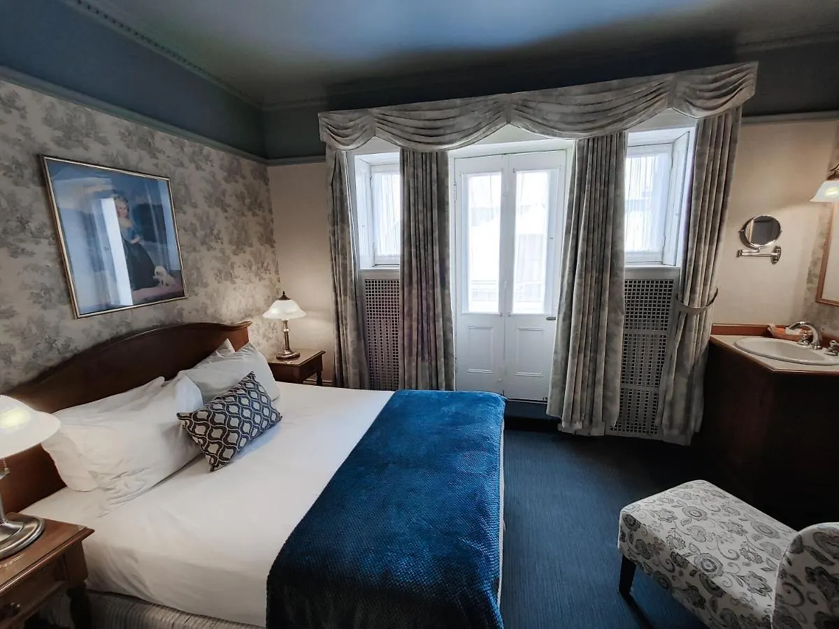 Le Chateau De Pierre Quebec City Hotel