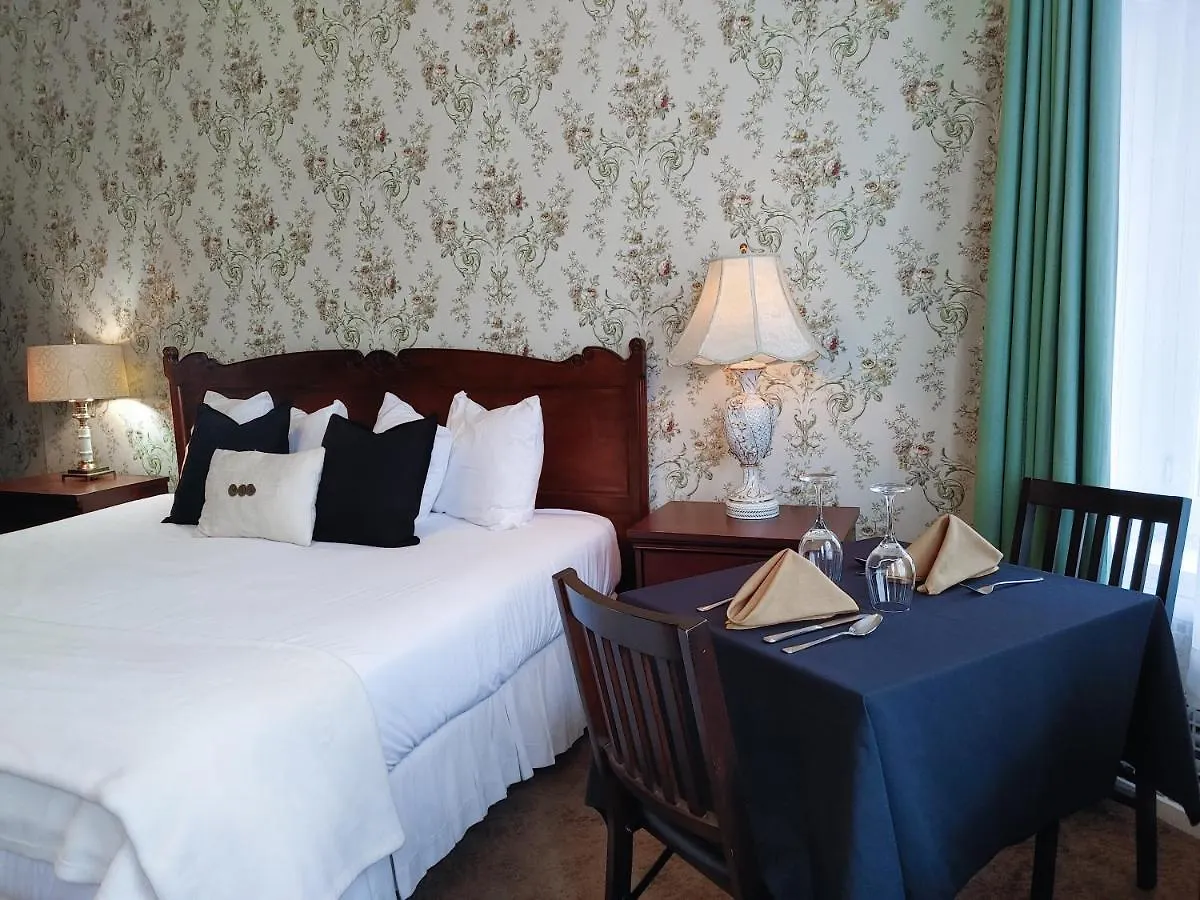 Le Chateau De Pierre Quebec City Hotel