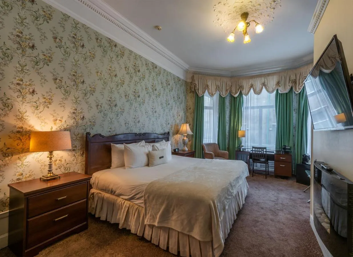 Le Chateau De Pierre Quebec City Hotel