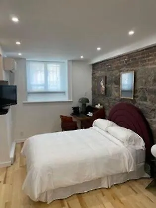 Le Chateau De Pierre Quebec City Hotel