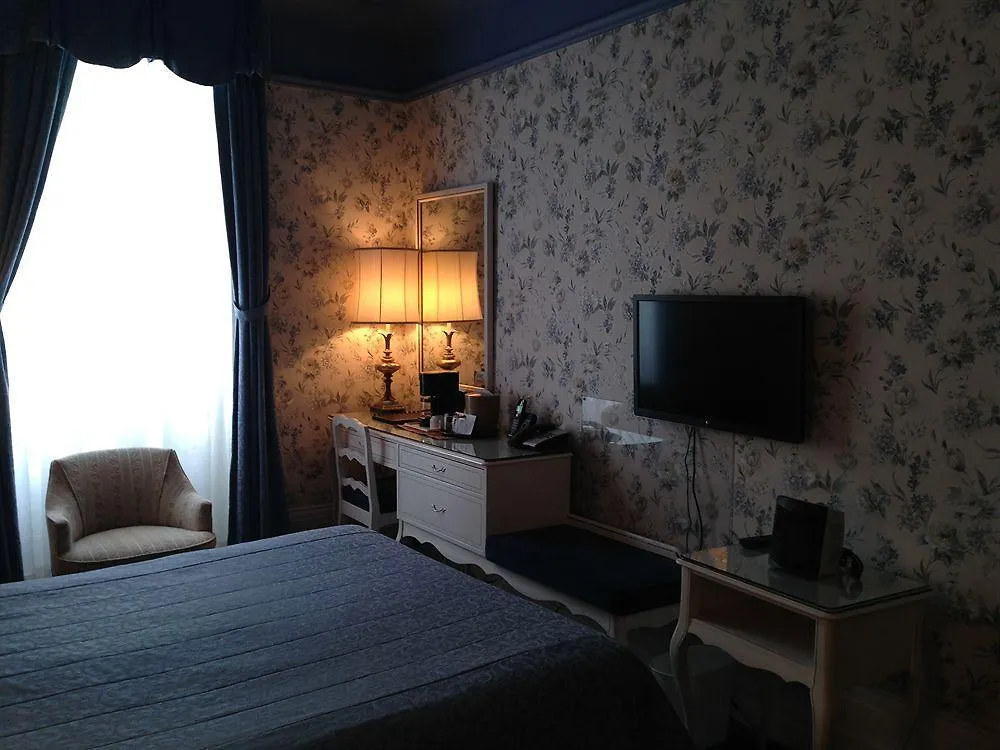 *** Hotel Le Chateau De Pierre Quebec City Canada